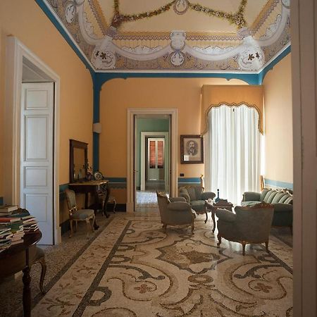 Palazzo Francesco Grassi Bed & Breakfast Aradeo Ngoại thất bức ảnh