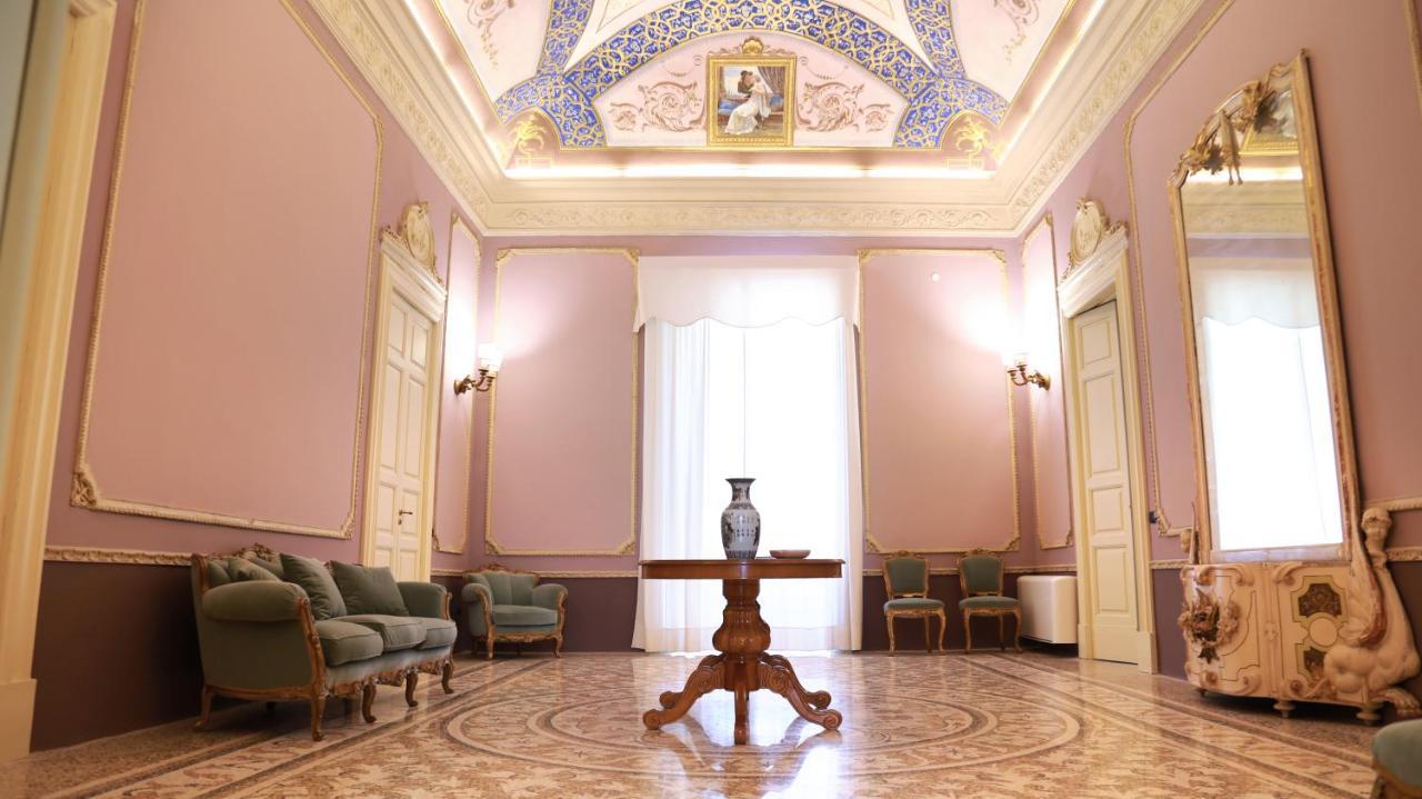 Palazzo Francesco Grassi Bed & Breakfast Aradeo Ngoại thất bức ảnh