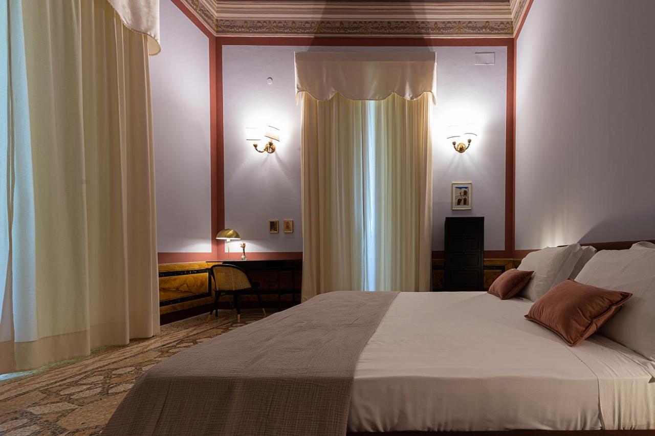 Palazzo Francesco Grassi Bed & Breakfast Aradeo Ngoại thất bức ảnh