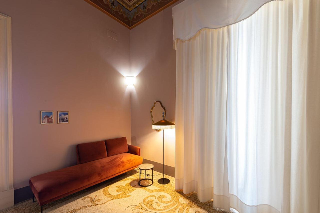 Palazzo Francesco Grassi Bed & Breakfast Aradeo Ngoại thất bức ảnh