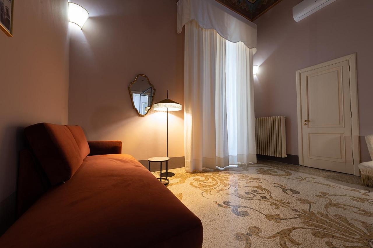 Palazzo Francesco Grassi Bed & Breakfast Aradeo Ngoại thất bức ảnh