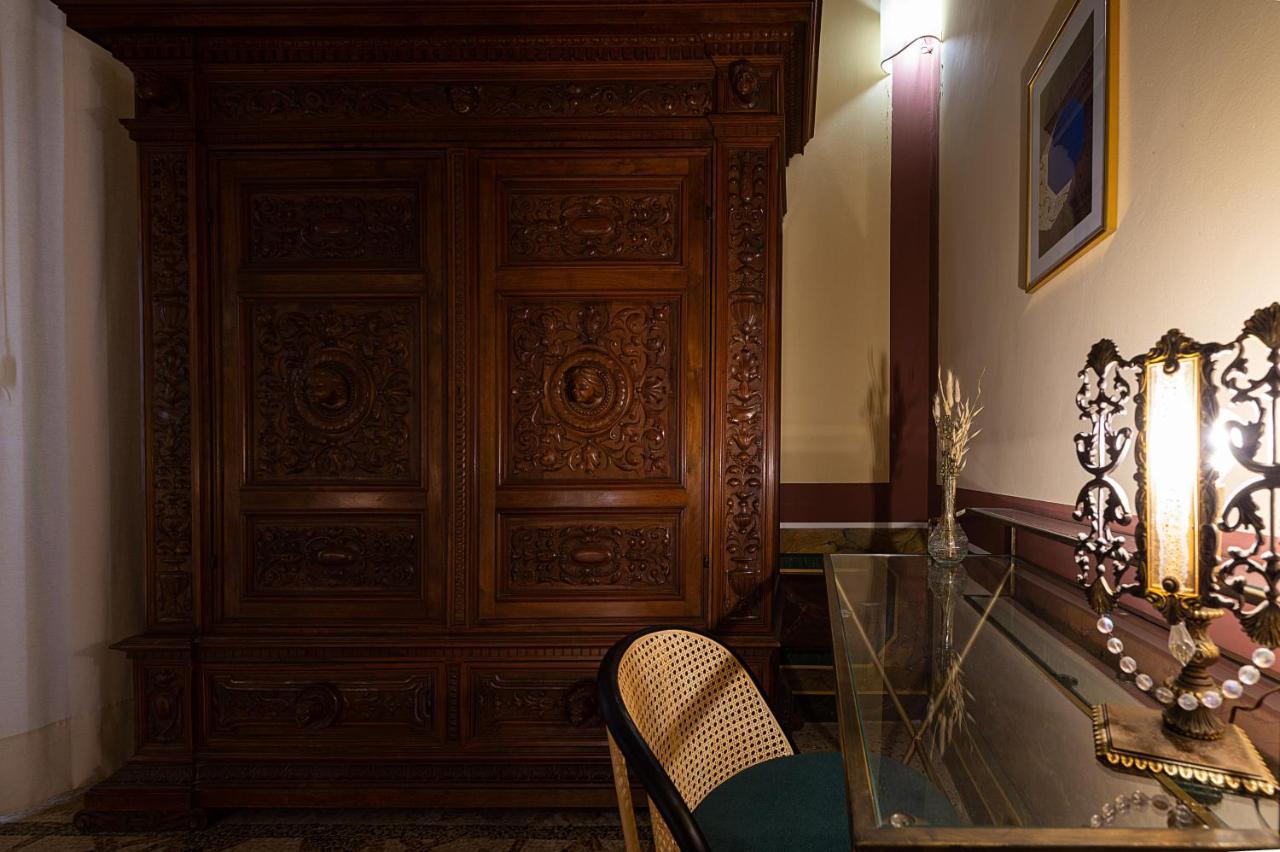 Palazzo Francesco Grassi Bed & Breakfast Aradeo Ngoại thất bức ảnh