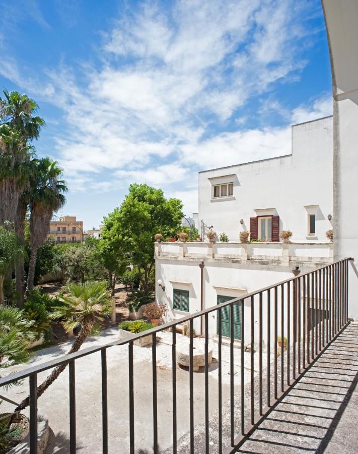Palazzo Francesco Grassi Bed & Breakfast Aradeo Ngoại thất bức ảnh