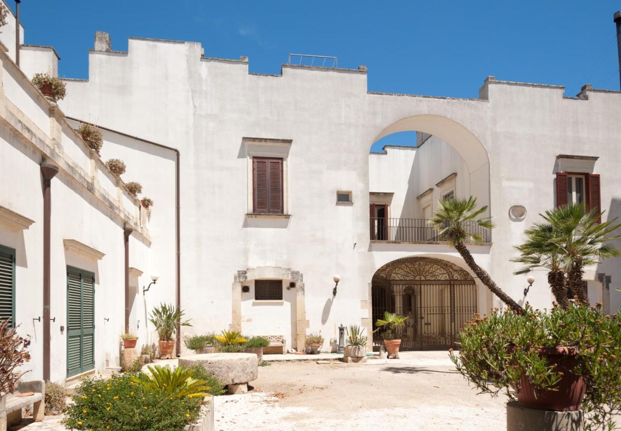 Palazzo Francesco Grassi Bed & Breakfast Aradeo Ngoại thất bức ảnh