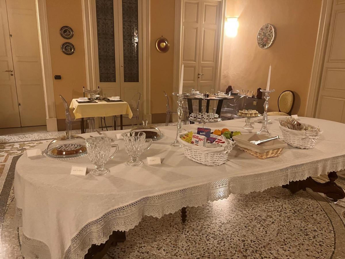 Palazzo Francesco Grassi Bed & Breakfast Aradeo Ngoại thất bức ảnh